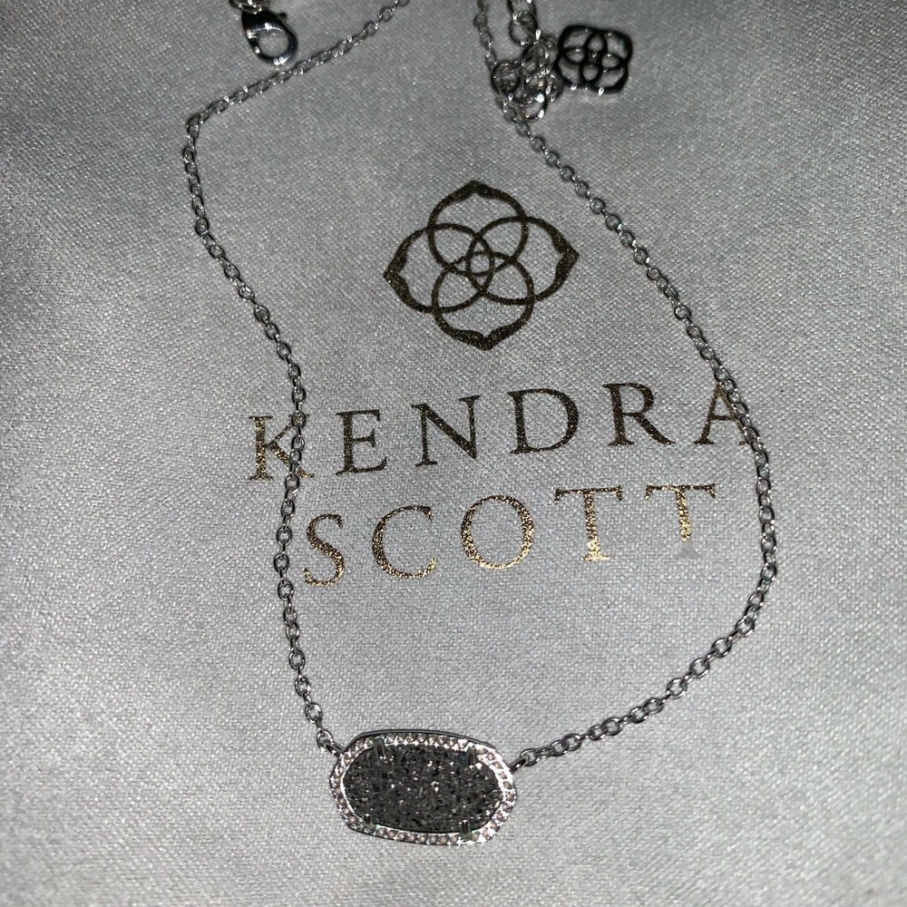 Kendra Scott necklace